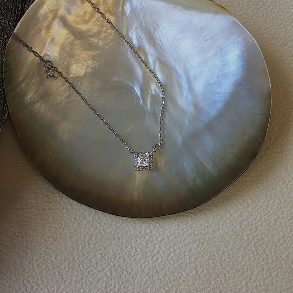 NEW 925 Sterling Silver Diamond Halo Necklace - Picture 5 of 9